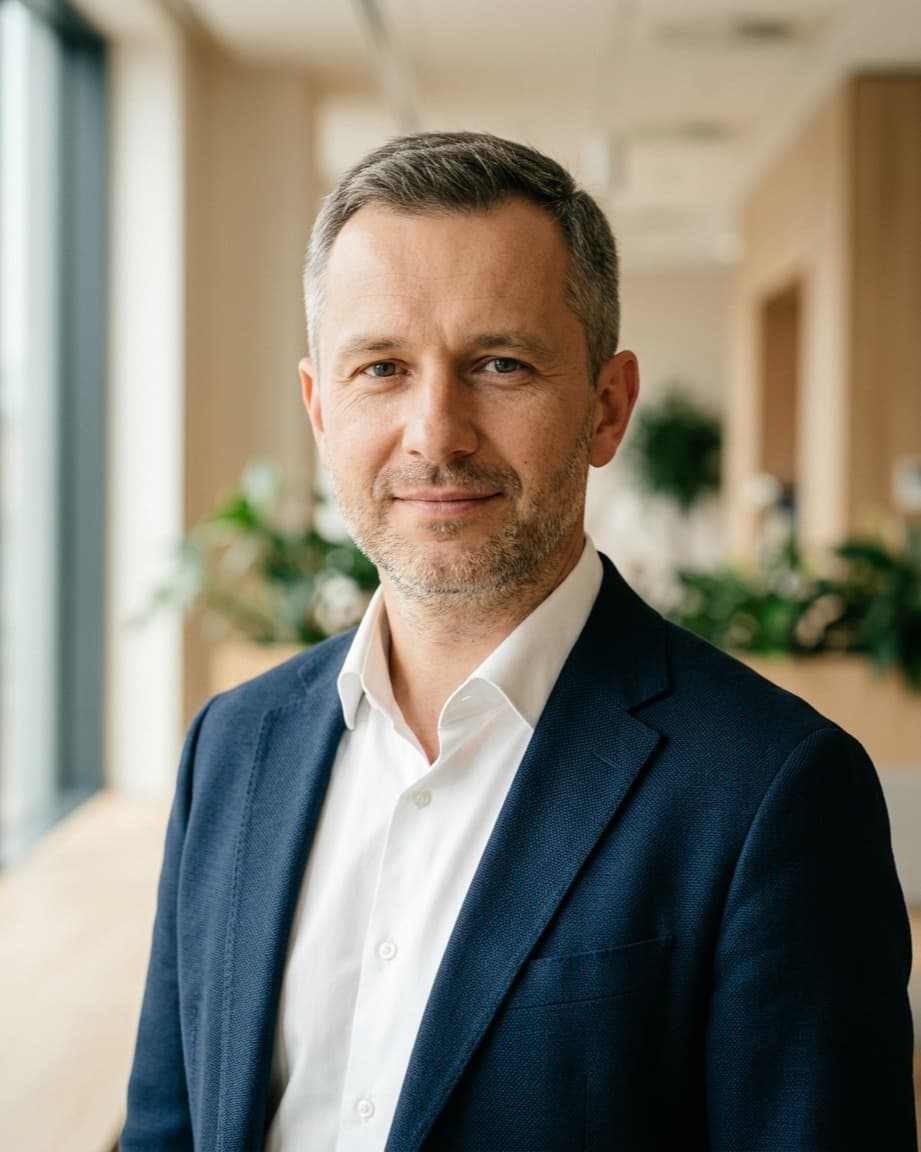 Marek, asystent sprzedaży i ofert. Postać wygenerowana przez AI